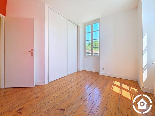 Belle maison de caractère au coeur de Gensac La Pallue