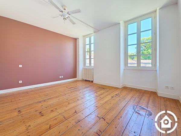 Belle maison de caractère au coeur de Gensac La Pallue