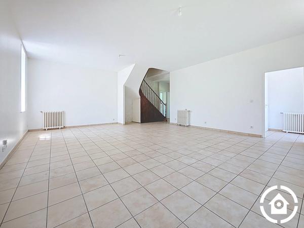Belle maison de caractère au coeur de Gensac La Pallue