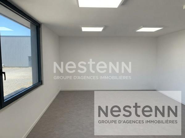 Local d'activité 820 m² + bureaux 3 portes de 4,50 m . terrain 10 000 m². Ecoparc de Sologne (41)