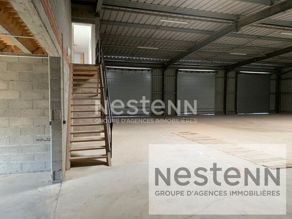Local d'activité 820 m² + bureaux 3 portes de 4,50 m . terrain 10 000 m². Ecoparc de Sologne (41)