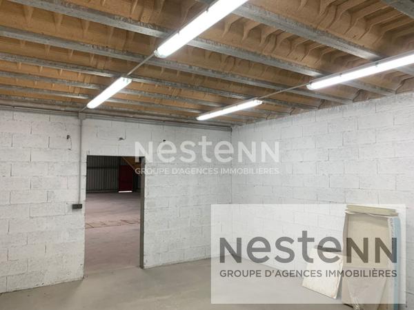 Local d'activité 820 m² + bureaux 3 portes de 4,50 m . terrain 10 000 m². Ecoparc de Sologne (41)