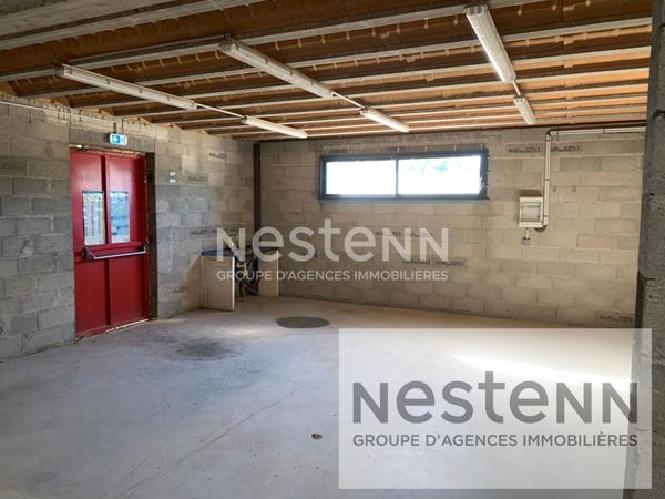 Local d'activité 820 m² + bureaux 3 portes de 4,50 m . terrain 10 000 m². Ecoparc de Sologne (41)