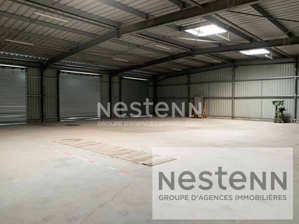 Local d'activité 820 m² + bureaux 3 portes de 4,50 m . terrain 10 000 m². Ecoparc de Sologne (41)
