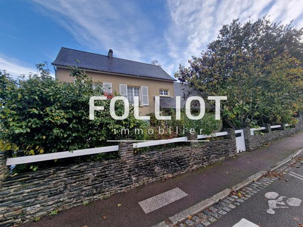 A VENDRE MAISON RARE PLEIN COEUR DE PÉRIERS EMPLACEMENT EXCEPTIONNEL