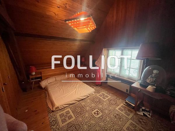 A VENDRE MAISON RARE PLEIN COEUR DE PÉRIERS EMPLACEMENT EXCEPTIONNEL