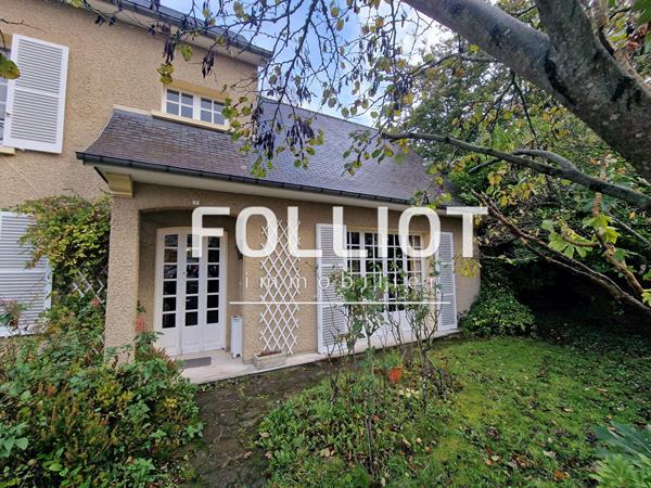 A VENDRE MAISON RARE PLEIN COEUR DE PÉRIERS EMPLACEMENT EXCEPTIONNEL