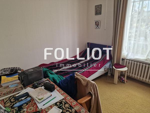 A VENDRE MAISON RARE PLEIN COEUR DE PÉRIERS EMPLACEMENT EXCEPTIONNEL