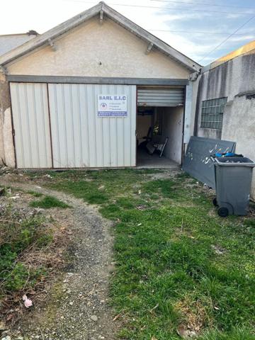 Location local commercial Vaulx-en-Velin - 80 m² - 900 €/mois