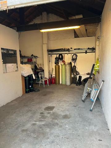 Location local commercial Vaulx-en-Velin - 80 m² - 900 €/mois
