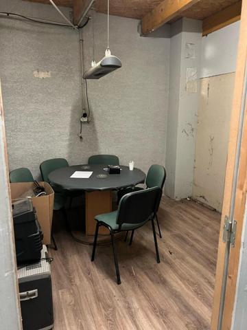 Location local commercial Vaulx-en-Velin - 80 m² - 900 €/mois