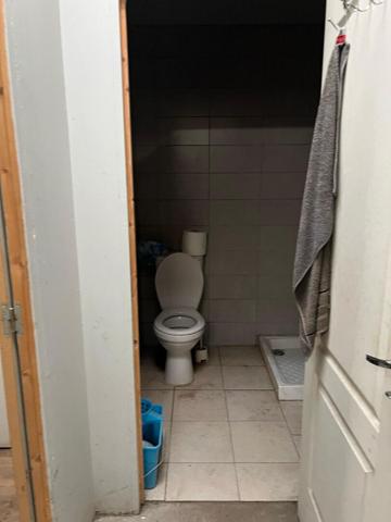 Location local commercial Vaulx-en-Velin - 80 m² - 900 €/mois