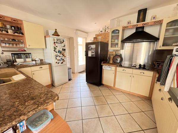 GRADIGNAN – MAISON FAMILIALE AVEC PISCINE ET LOGEMENT INDÉPENDANT – ENVIRON 170 M² HABITABLES