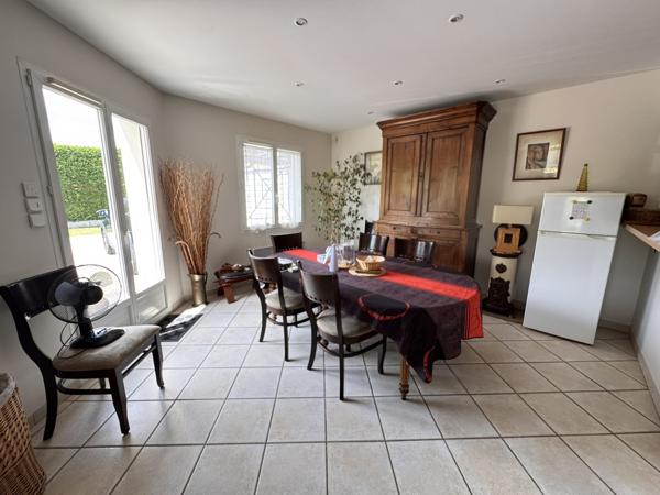 GRADIGNAN – MAISON FAMILIALE AVEC PISCINE ET LOGEMENT INDÉPENDANT – ENVIRON 170 M² HABITABLES