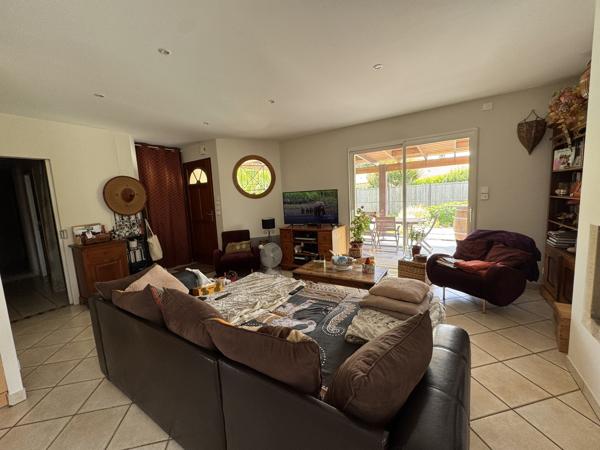 GRADIGNAN – MAISON FAMILIALE AVEC PISCINE ET LOGEMENT INDÉPENDANT – ENVIRON 170 M² HABITABLES