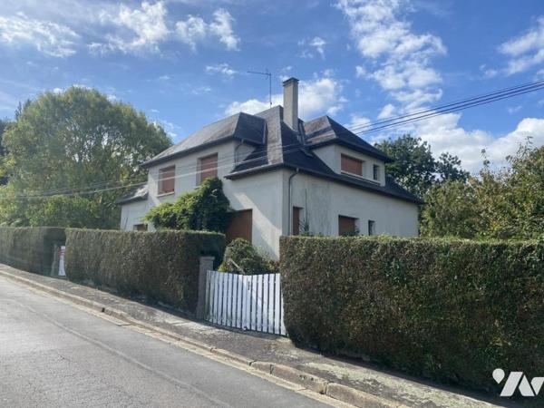 IDEALEMENT SITUEE PROCHE ECOLES ET CENTRE-VILLE DE VIRE