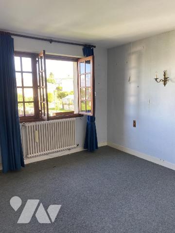 IDEALEMENT SITUEE PROCHE ECOLES ET CENTRE-VILLE DE VIRE