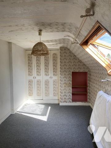 IDEALEMENT SITUEE PROCHE ECOLES ET CENTRE-VILLE DE VIRE