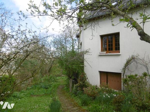 IDEALEMENT SITUEE PROCHE ECOLES ET CENTRE-VILLE DE VIRE