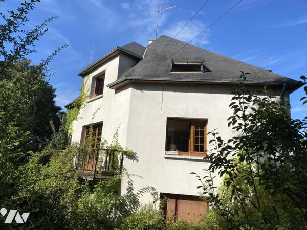 IDEALEMENT SITUEE PROCHE ECOLES ET CENTRE-VILLE DE VIRE