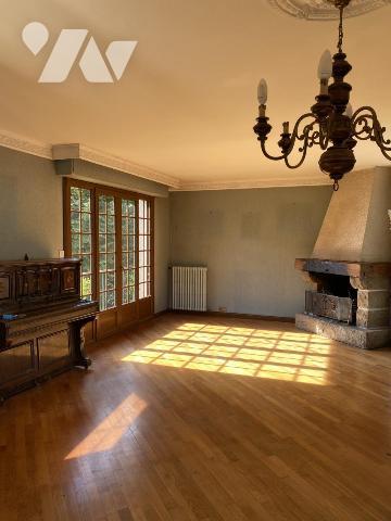 IDEALEMENT SITUEE PROCHE ECOLES ET CENTRE-VILLE DE VIRE