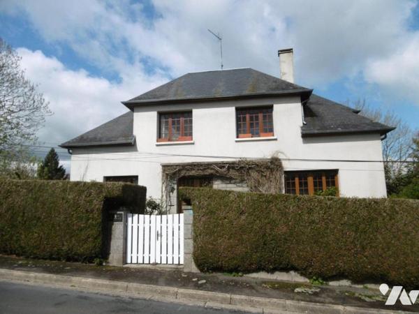 IDEALEMENT SITUEE PROCHE ECOLES ET CENTRE-VILLE DE VIRE