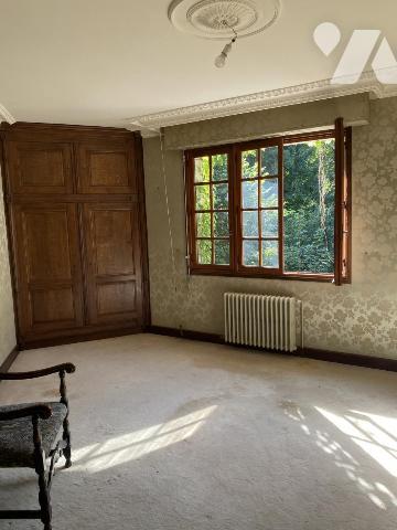 IDEALEMENT SITUEE PROCHE ECOLES ET CENTRE-VILLE DE VIRE