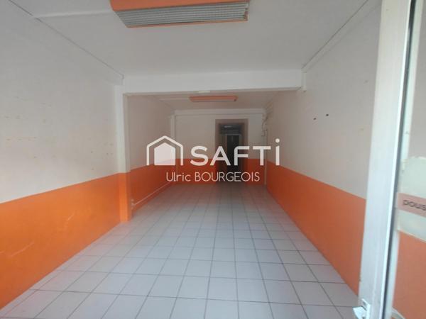 Immeuble de rapport avec commerces - Bourg Saint-Pierre