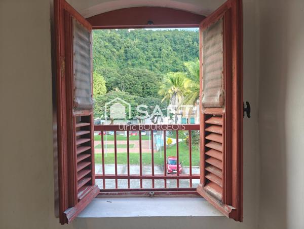 Immeuble de rapport avec commerces - Bourg Saint-Pierre