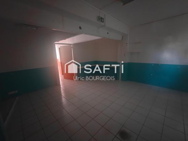 Immeuble de rapport avec commerces - Bourg Saint-Pierre