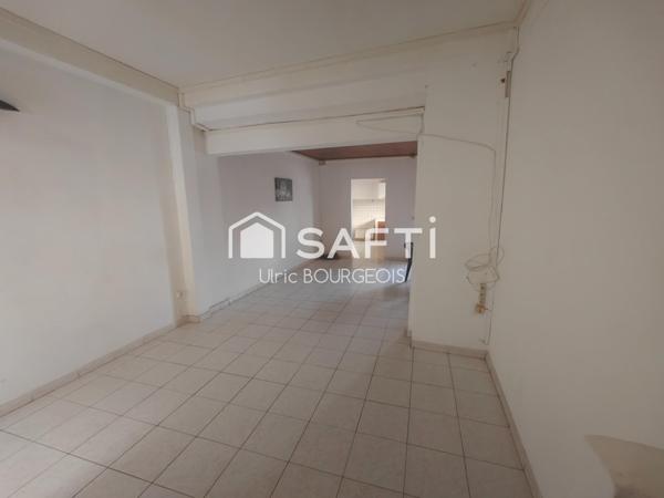 Immeuble de rapport avec commerces - Bourg Saint-Pierre