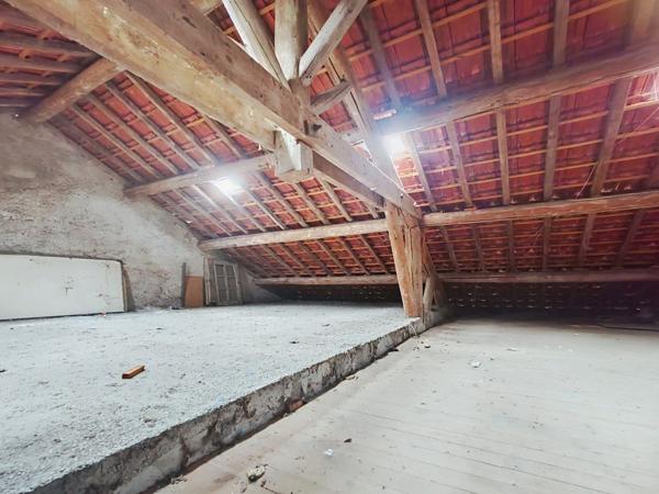 MAISON DE VILLAGE - BEAUX VOLUMES Lamorville MAISON DE VILLAGE - BEAUX VOLUMES Lamorville