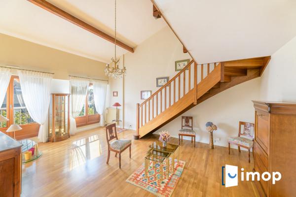 Superbe duplex de 130 m² au dernier étage avec parking !