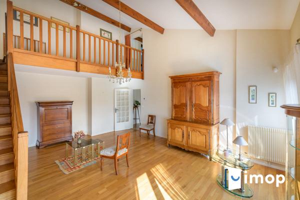 Superbe duplex de 130 m² au dernier étage avec parking !