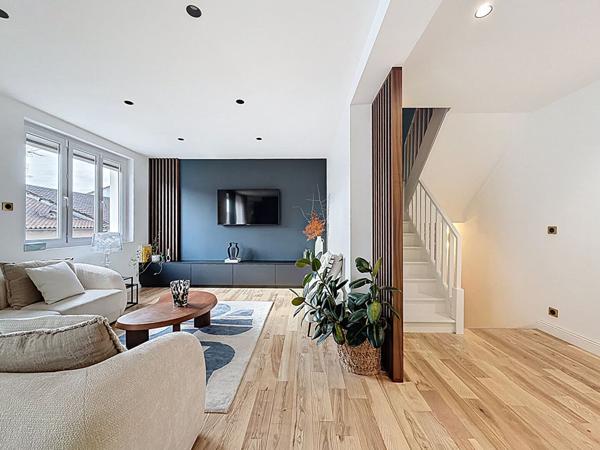 Quartier Saint-Jean, Maison de ville spacieuse entièrement rénovée à vendre à Limoges - 4 chambres, 165 m² - garage double