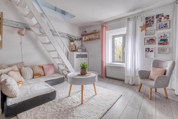 Christophe Michaudelle – CAPIFRANCE vous propose proche de Meaux : 6 pièces - DPE en C - 141 m² - 4 chambres (dont 2 suites parentales - 1 RDC) - 1 bureau - 3 pièces d'eau - terrasse - s