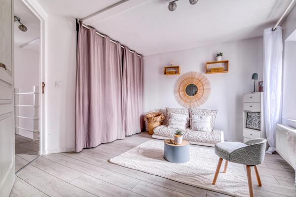 Christophe Michaudelle – CAPIFRANCE vous propose proche de Meaux : 6 pièces - DPE en C - 141 m² - 4 chambres (dont 2 suites parentales - 1 RDC) - 1 bureau - 3 pièces d'eau - terrasse - s