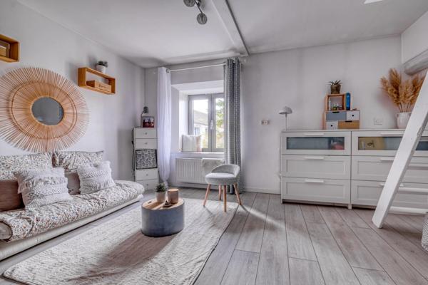 Christophe Michaudelle – CAPIFRANCE vous propose proche de Meaux : 6 pièces - DPE en C - 141 m² - 4 chambres (dont 2 suites parentales - 1 RDC) - 1 bureau - 3 pièces d'eau - terrasse - s