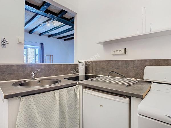 TOURS CENTRE - STUDIO vendu MEUBLE - 33 m2