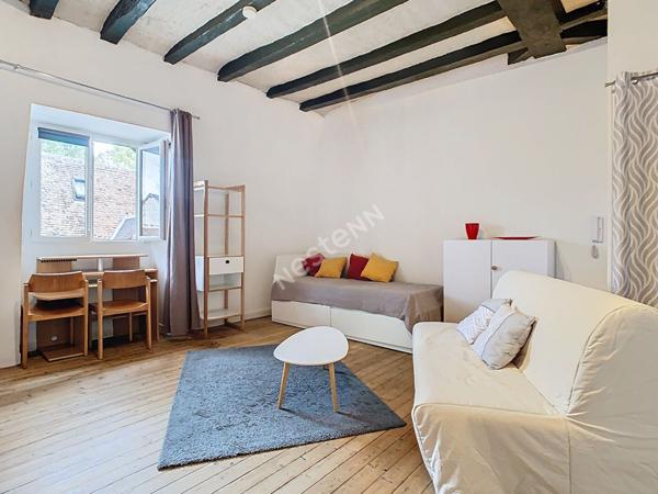 TOURS CENTRE - STUDIO vendu MEUBLE - 33 m2