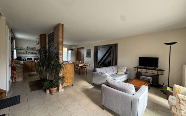 Maison à vendre    6 pièces • 150 m2 Chailly-en-Bière