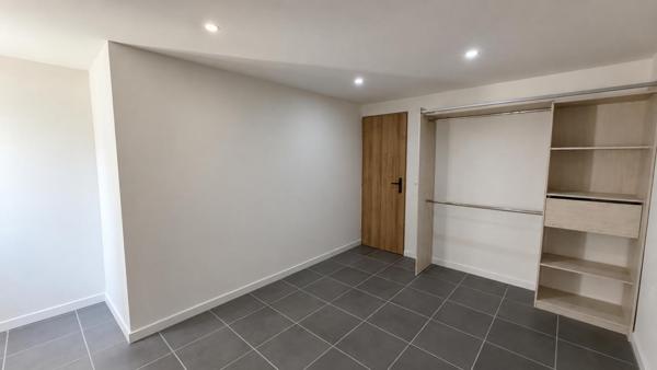 Ensemble immobilier : Maison de rapport et Terrain constructible avec division parcellaire réalisée - Potentiel locatif proche de 10% - LE PONTET