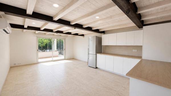 Ensemble immobilier : Maison de rapport et Terrain constructible avec division parcellaire réalisée - Potentiel locatif proche de 10% - LE PONTET
