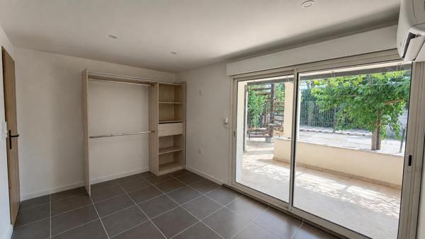 Ensemble immobilier : Maison de rapport et Terrain constructible avec division parcellaire réalisée - Potentiel locatif proche de 10% - LE PONTET