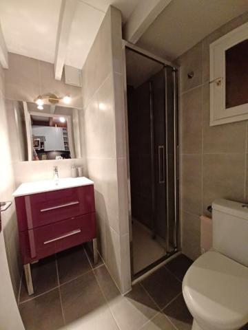 Studio face à la mer & garage. Investissement rare