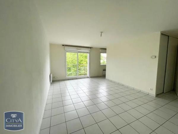 Appartement à louer 2 pièces 43.98m² Alençon (61000)