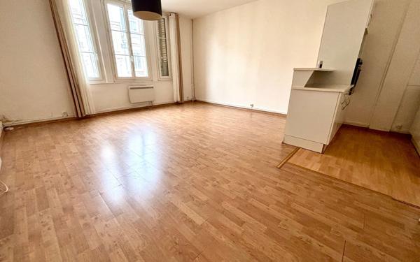 Maison à vendre    2 pièces • 60 m2 Saint-Quentin