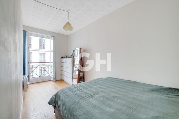 2/3 pièces 48 m2, rue calme, charme de l'ancien -11e Est
