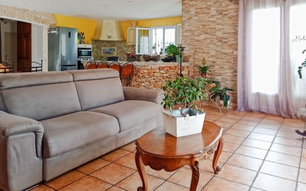 Maison à vendre    5 pièces • 137,67 m2 Lussan