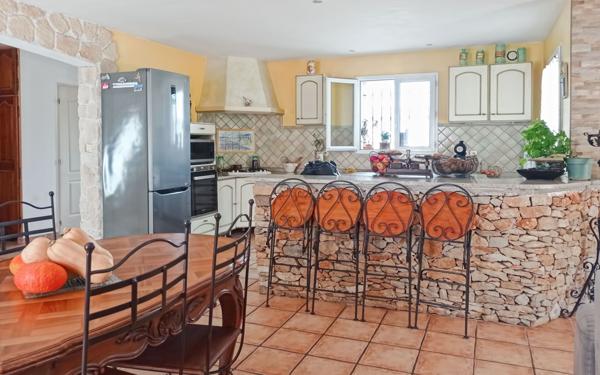 Maison à vendre    5 pièces • 137,67 m2 Lussan